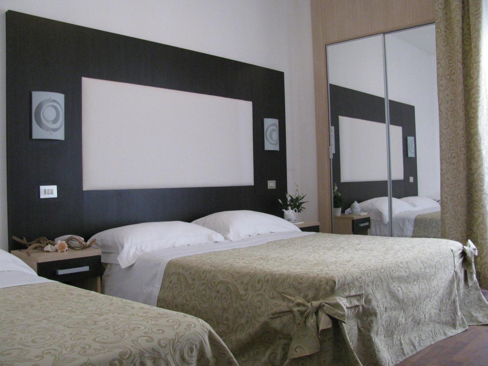 Hotel Baby B&B มิลาโน แมริตทิมา ภายนอก รูปภาพ