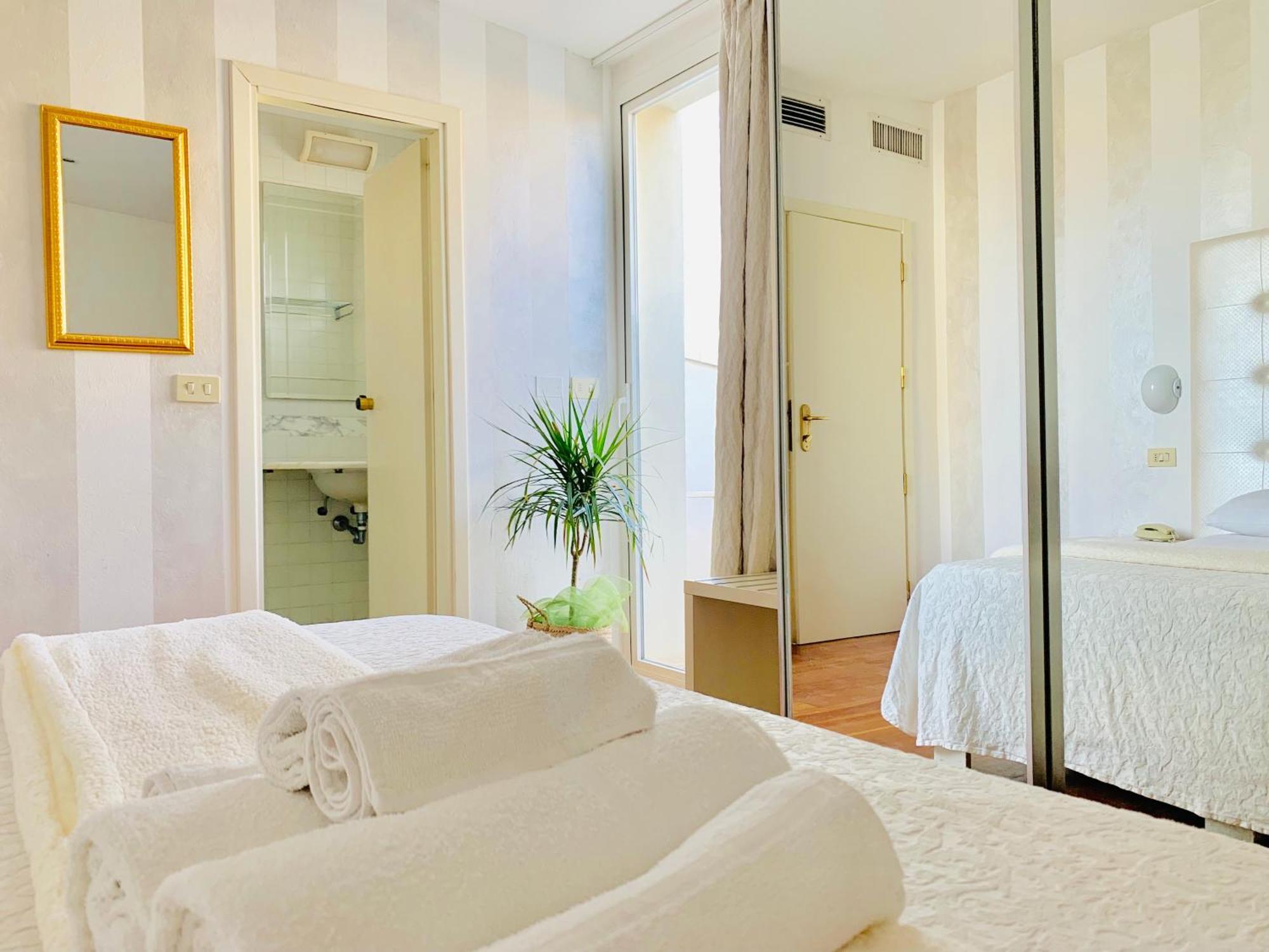 Hotel Baby B&B มิลาโน แมริตทิมา ภายนอก รูปภาพ
