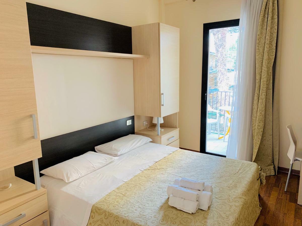 Hotel Baby B&B มิลาโน แมริตทิมา ภายนอก รูปภาพ