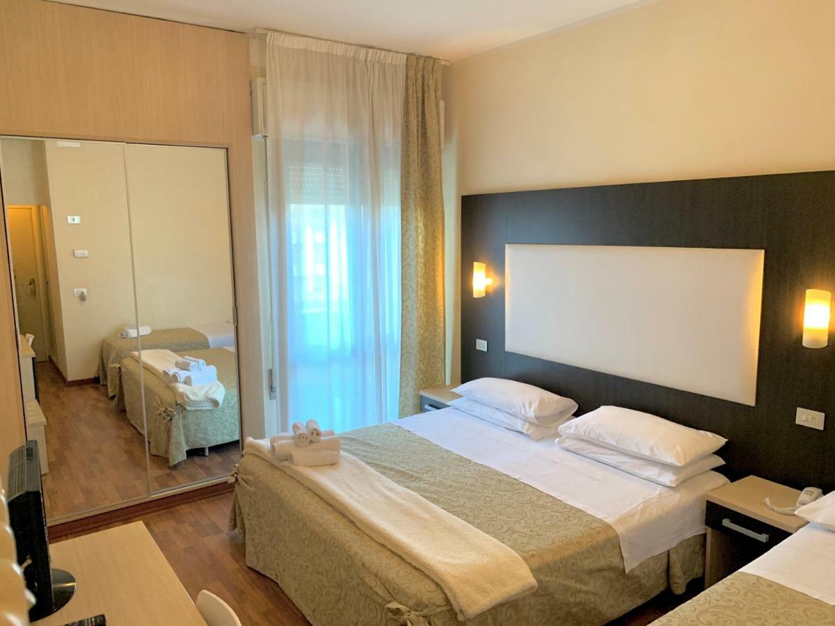 Hotel Baby B&B มิลาโน แมริตทิมา ภายนอก รูปภาพ