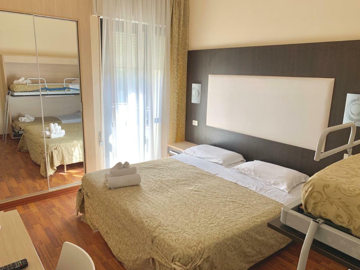 Hotel Baby B&B มิลาโน แมริตทิมา ภายนอก รูปภาพ